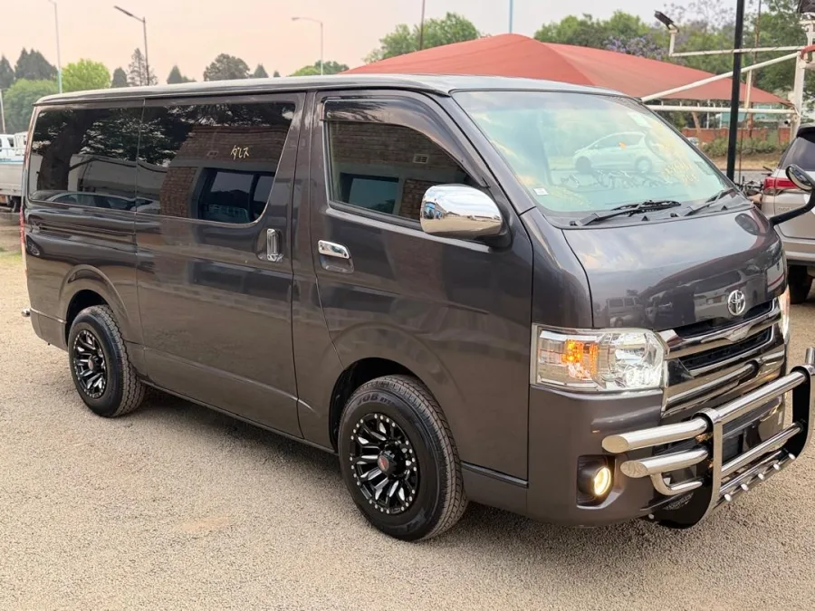 2017 Toyota Hiace Super GL 3.0L Automatic – 45,000 km