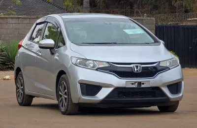2016 Honda Fit Hybrid 1.5L Automatic – 76,000 km