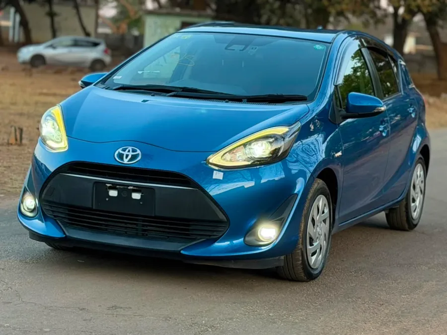 2018 Toyota Aqua 1.5 Hybrid Automatic – 65,000 km