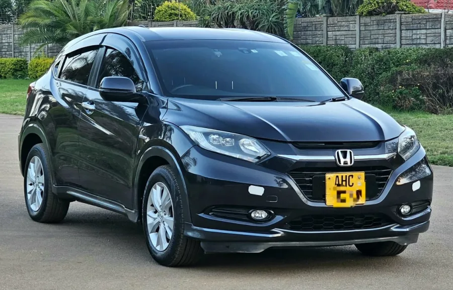 2016 Honda Vezel 1.5L Hybrid Automatic – 89,000 km