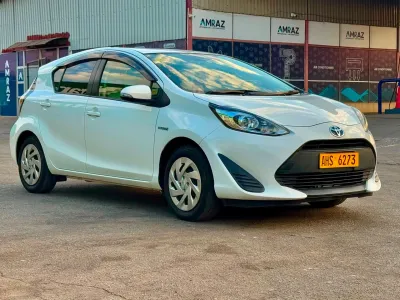 2017 Toyota Aqua Hybrid 1.5L Automatic – 73,000 km