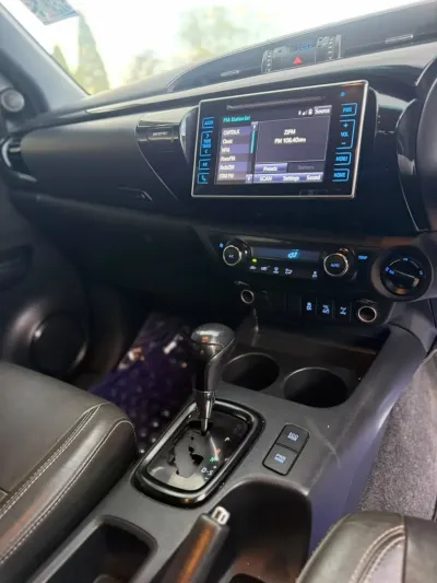 2019 Toyota Hilux Double Cab 4x4 Automatic – 124,276 km