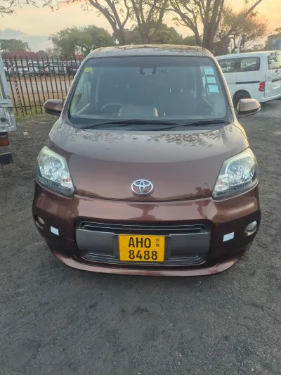 2016 Toyota Porte 1.5L Automatic – 85,000 km