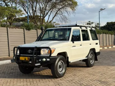 Toyota Land Cruiser 76 Series SUV, 2021 Model, Mileage @ 210.000km, 1HZ 4.2L Diesel Engine, Manual 4x4, Power Windows,Rexine Interior,Roof Rack,Aircon