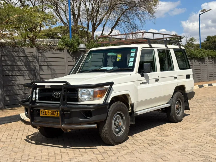 Toyota Land Cruiser 76 Series SUV, 2017 Model, Mileage @ 273,000km, 1HZ 4.2L Diesel Engine, Manual 4x4, Fabric Interior, Roof Rack, Bull Bar, Snorkel