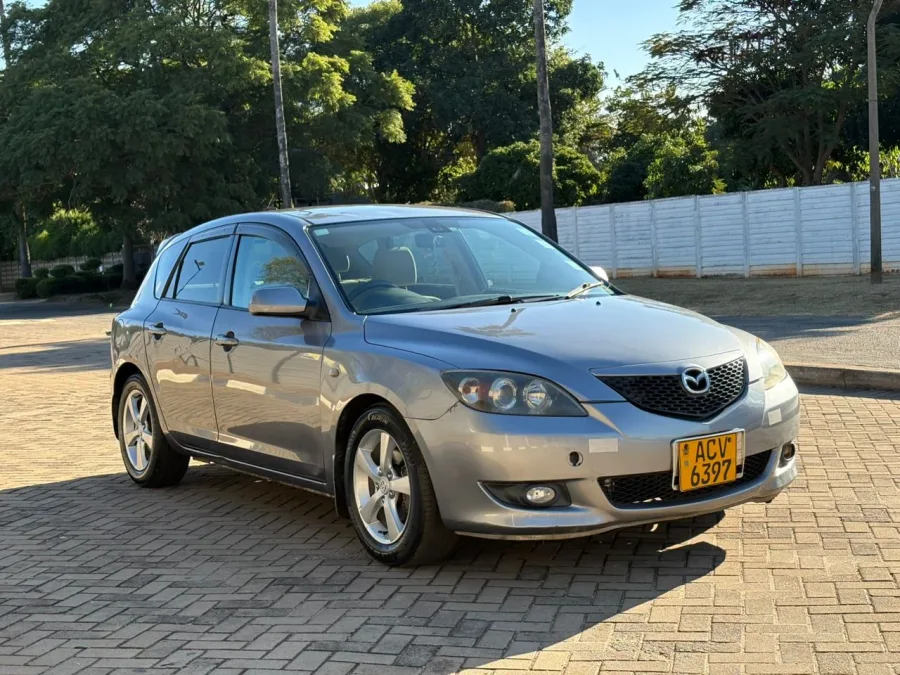 Mazda Axela, 2004 Model, Mileage @ 161,000km, Petrol Engine, Automatic Transmission, Petrol Engine