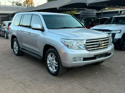 Toyota LandCruiser 200 Series, 2011 Model, Mileage @ 170,000km, 4.5D4D V8 Diesel Engine, Auto 4x4