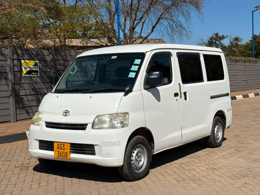Toyota LiteAce GL, 2014 Model, Mileage @ 99,000km, 1.5L Petrol Engine, Automatic, Fabric Interior