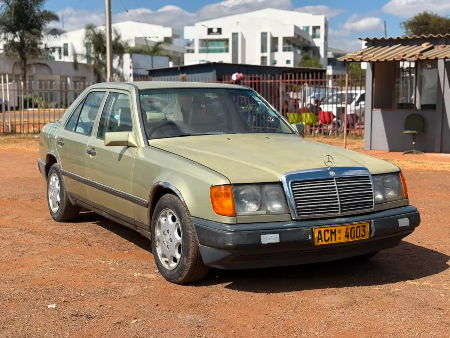 Mercedes-Benz E200 W124 Series, 1989 Model, Mileage @ 230,000km, Petrol Engine, Manual, Alloy Wheels