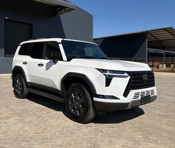 Lexus GX550 SUV, 2026 Model, Delivery Mileage, 3.4L V6 Petrol Engine, Automatic 4x4, Alloy Wheels