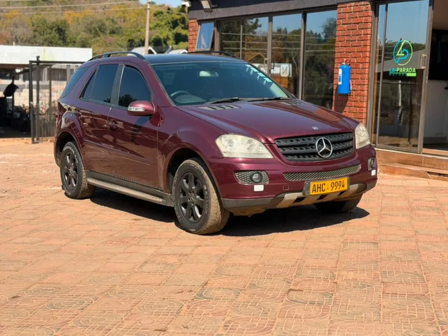 Mercedes-Benz ML320 CDI, 2009 Model, Mileage @ 189,000km, Diesel Engine, Automatic, Half Leather
