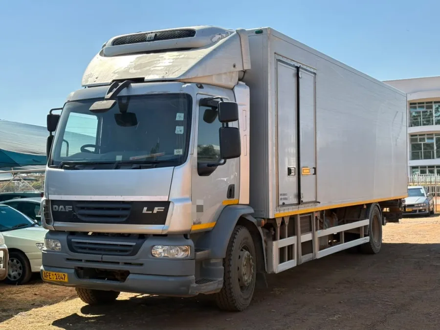 DAF LF 55.220, 2012 Model, Mileage @ 352,448km, Diesel Engine, Manual Trans, Refrigerated Truck