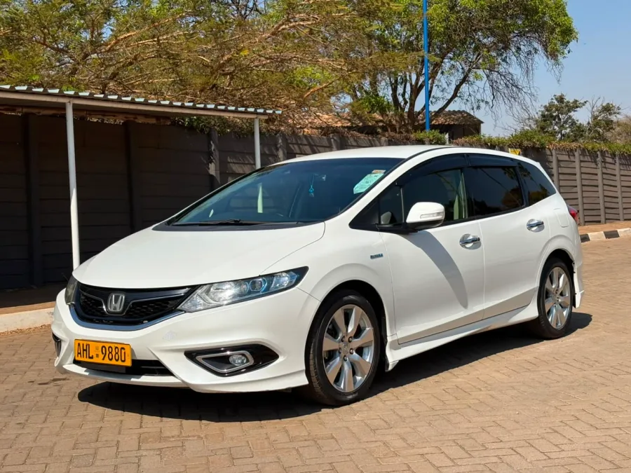 Honda Jade Hybrid, 2017 Model, Mileage @ 102,000km, Petrol Engine, Automatic, Reverse Camera,