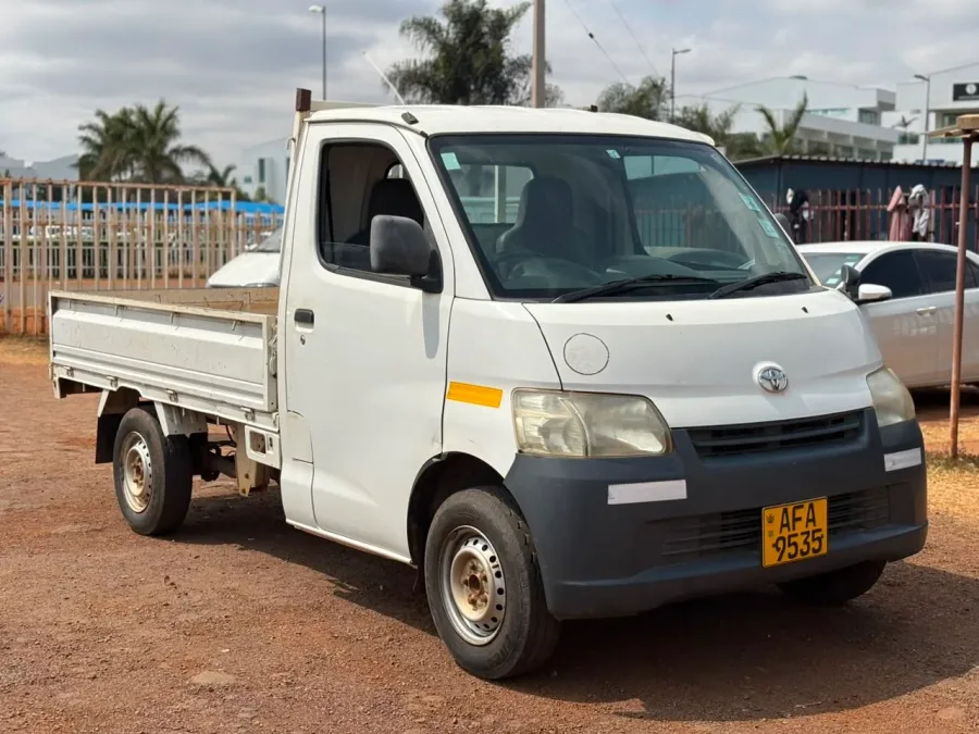 Toyota LiteAce, 2010 Model, Mileage @ 141,000km, 1.5L Petrol Engine, Automatic Transmission