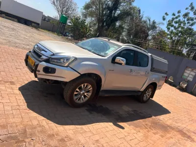 Isuzu D-MAX LX 3.0TD, 2021 Model, Mileage @ 145,000km, 3.0L Diesel Engine, Manual 4x4, Alloy Wheels