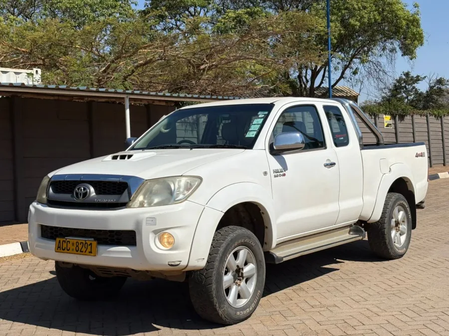 Toyota Hilux Vigo SmartCab, 2011 Model, Mileage @ 285,000km, 1KD 3.0D4D Diesel Engine, Manual 4x4