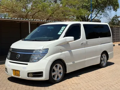Nissan Elgrand Highway Star, 2002 Model, Mileage @ 157,000km, 3.5L V6 Petrol Engine, Automatic 4WD