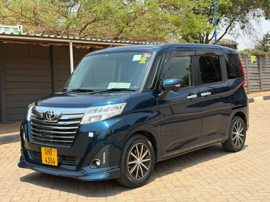 Toyota Roomy, 2017 Model, Mileage @ 201,161km, Automatic, Fabric Interior, Alloy Wheels, Power Doors