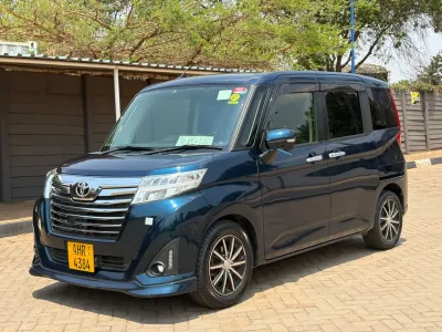 Toyota Roomy, 2017 Model, Mileage @ 201,161km, Automatic, Fabric Interior, Alloy Wheels, Power Doors