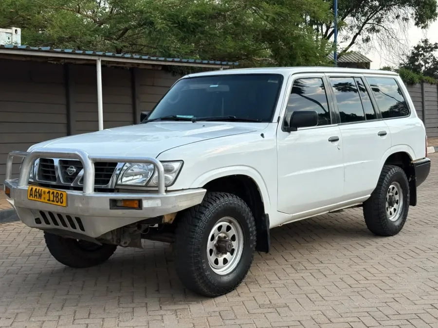 Nissan Patrol, 1997 Model, Mileage @ 344,000km, TD42 Diesel Engine,Manual 4x4,White Colour, Bull Bar