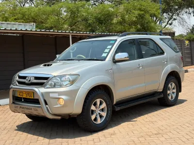 Toyota Fortuner, 2006 Model, Mileage @ 245,000km, 1KD 3.0D4D Diesel Engine, Automatic 4x4, Nudge Bar