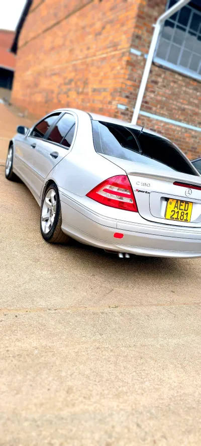 Mercedes-Benz C-Class sedan, 2007, 93 130 km, white