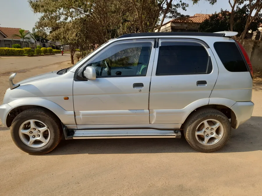 2006 Toyota Cami Automatic Mini SUV – 155,000 km