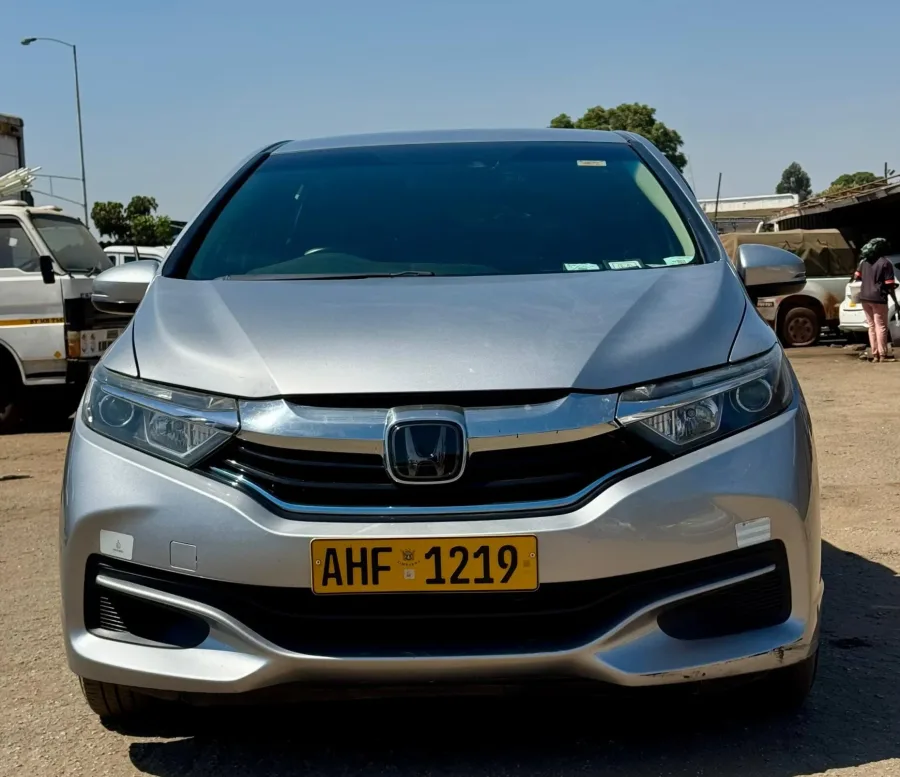 Honda Shuttle 2017 Hybrid 7-Speed Automatic