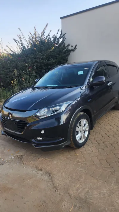 2017 Honda Vezel Hybrid SUV – 89,000 km, Duty Paid