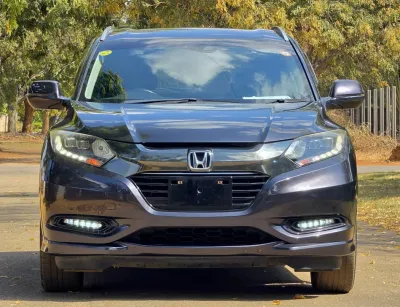 2016 Honda Vezel Z Package Hybrid Automatic – 56,000 km