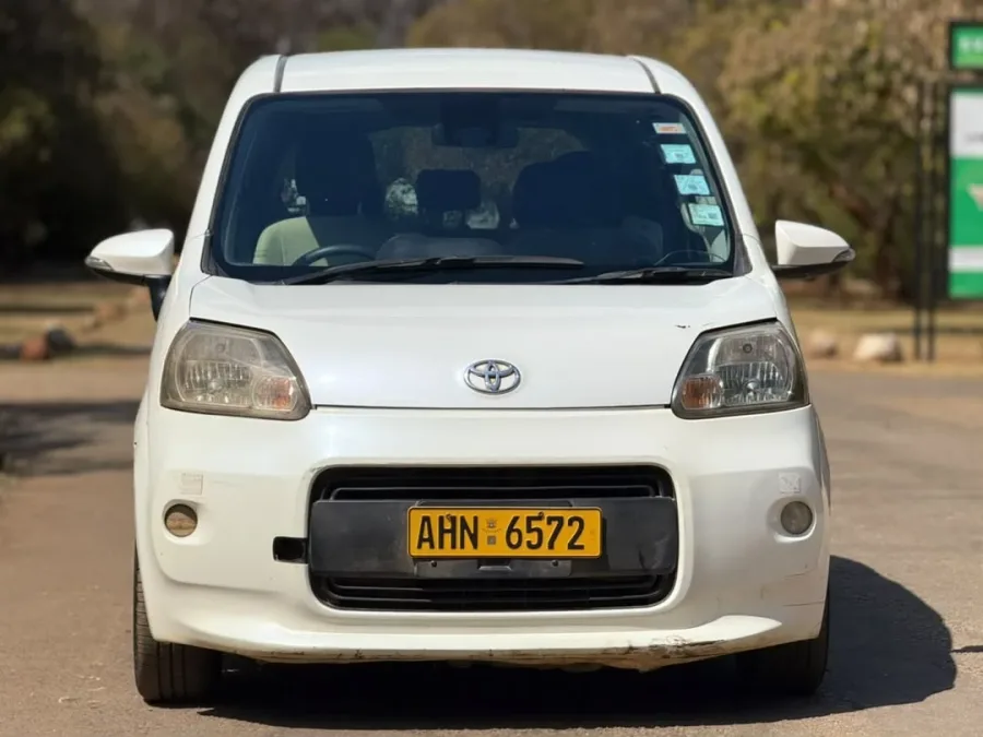 2015 Toyota Porte 1.5L Automatic – USD 4,950