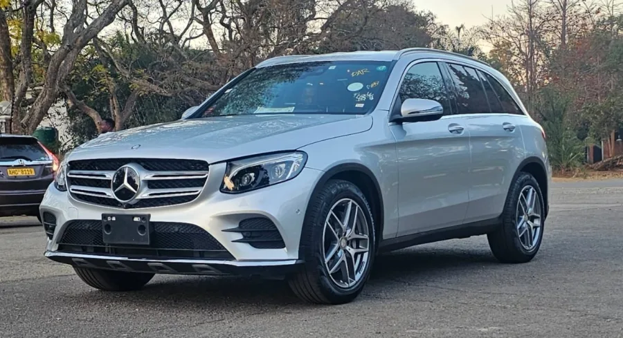 Mercedes-Benz GLC 2018 SUV with 54,000 km