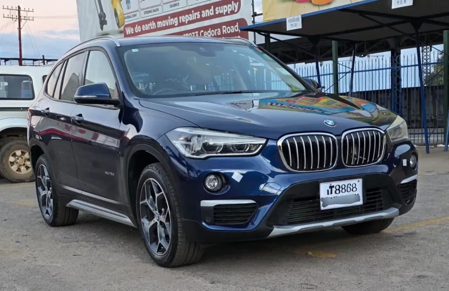 BMW X1 xDrive28i Sport 2017 — 49,000 km