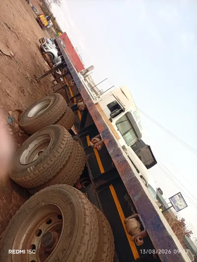Henred Flat Pan Trailer 2000 – 750,000 km