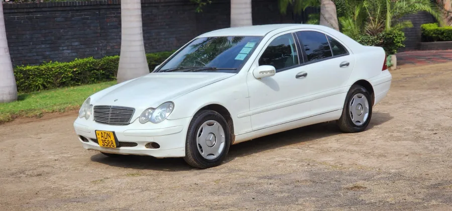 2003 Mercedes-Benz C-Class Sedan – 200,000 km