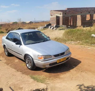 Toyota Corolla 2002 – Manual, 218,000 km, Solid Running Sedan