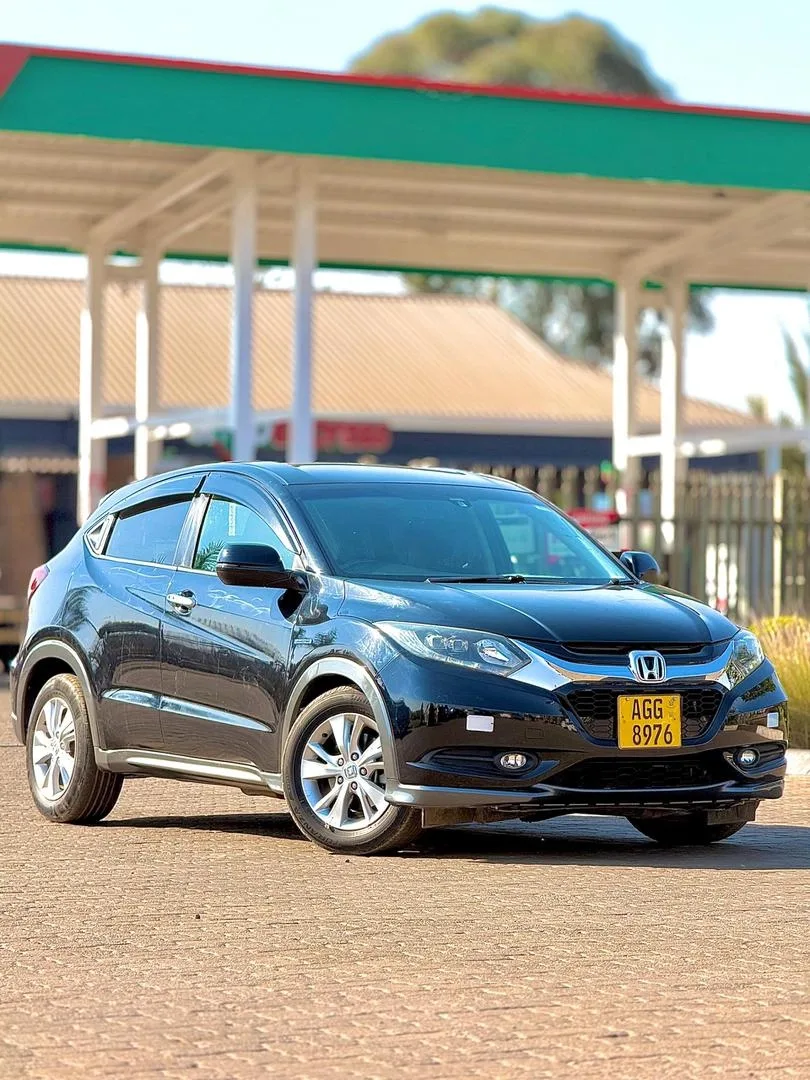 Honda Vezel 2020, 95,000 km, black SUV
