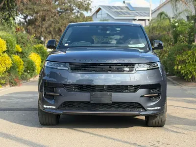 Range Rover Sport 2025 – 28,000 km, black, recent import