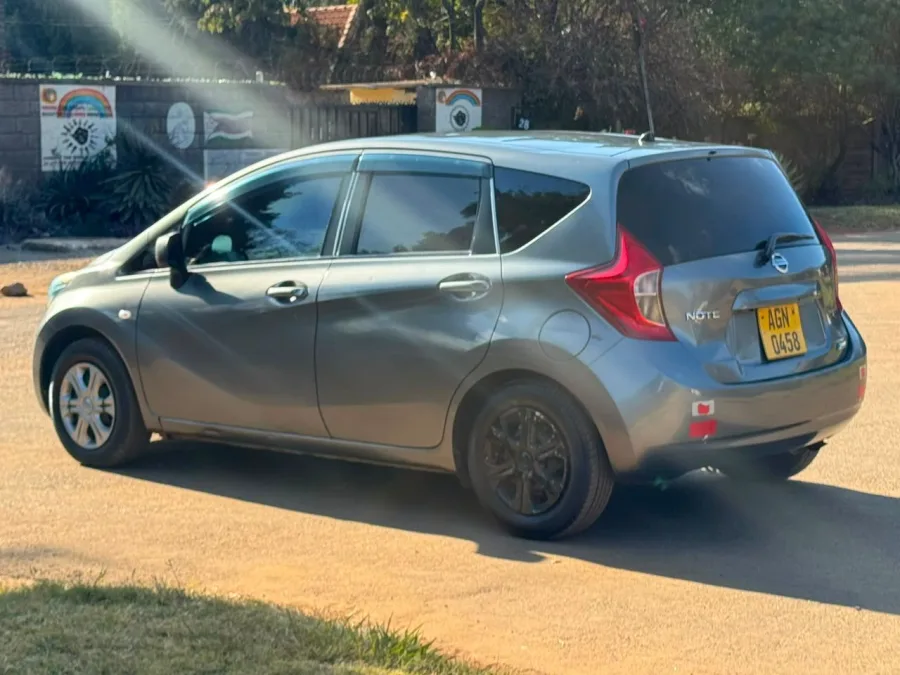Nissan Note 1.2L 2021, 1,258 km – fuel-efficient urban hatchback