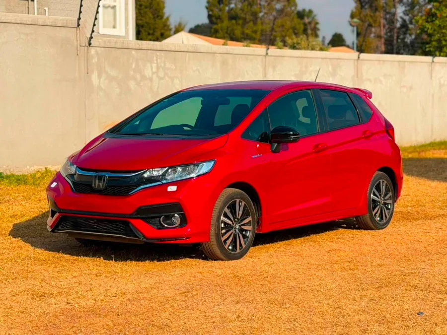 Honda Fit Hybrid 2018 – Low-mileage family hatchback