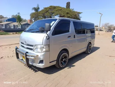 Toyota Hiace 2014 – 62,877 km, white minibus