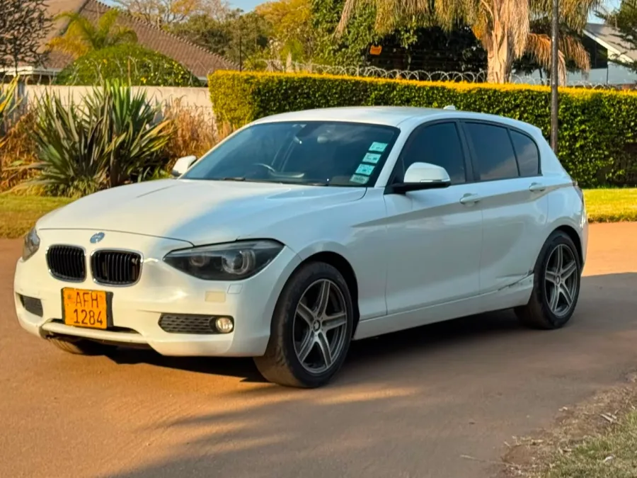 BMW 1 Series hatchback, 2013, white