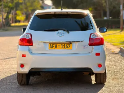 Toyota Auris 2013 with 17,777 km – white hatchback, excellent value