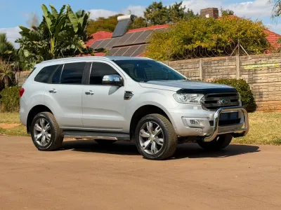 2019 Ford Everest SUV with towbar – 177,778 km