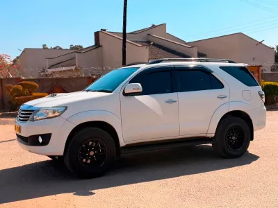 Toyota Fortuner 2014, 15,368 km, white, excellent condition