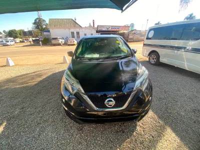 Nissan Note 2018 – Black hatchback, 177,777 km