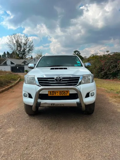 Toyota Hilux 3.0L Double Cab Diesel Double Cab, White