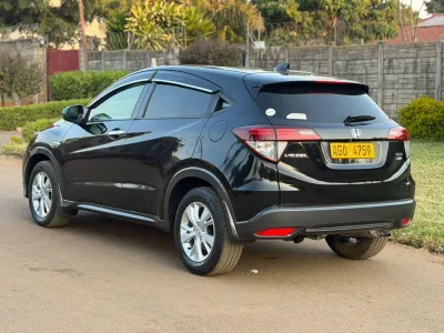 Honda Vezel AWD 2019 – Black, Well-Maintained SUV
