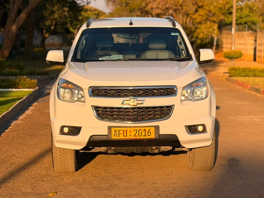 2014 Chevrolet Trailblazer LTZ – White, Well-Maintained SUV