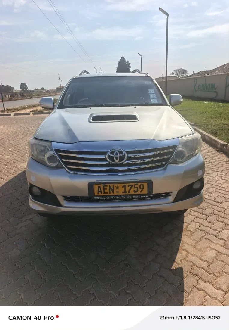 Toyota Fortuner 2014 with 424,499 km